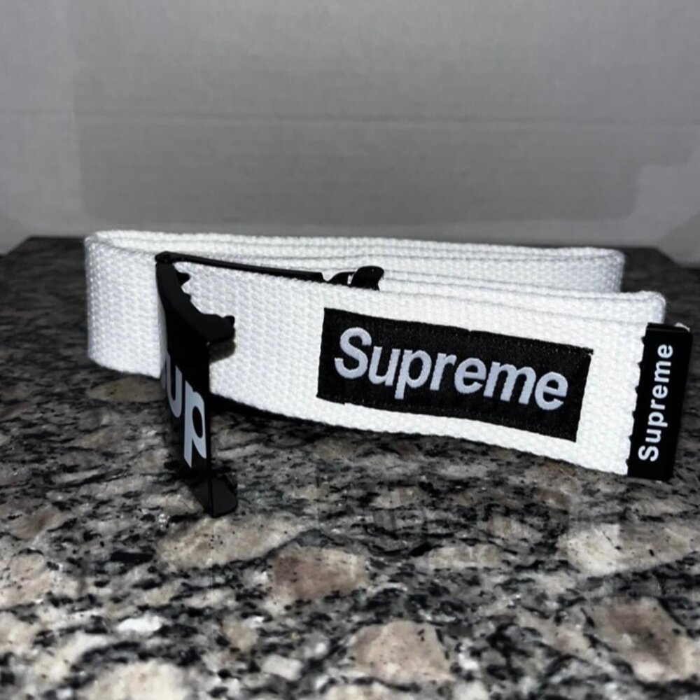 SU-PREME WHITE adjustable ratchet clasp belt